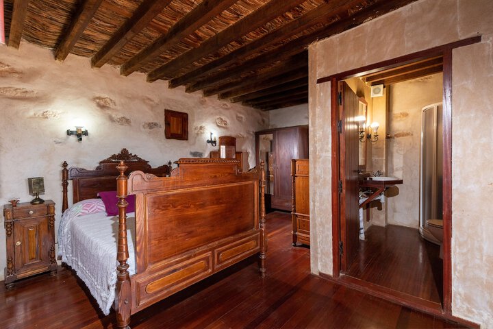 Room 9 of 50