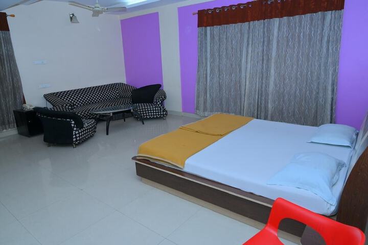 Room 5 of 5