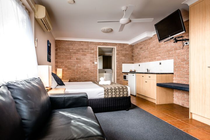 Room 5 of 56
