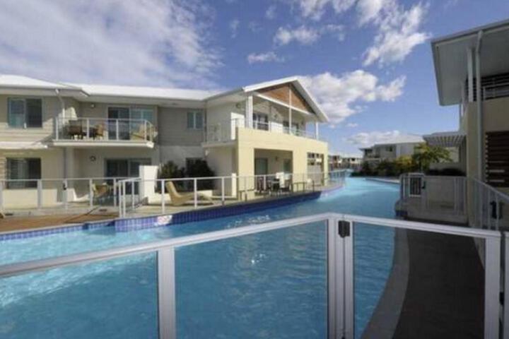 Pool 5 of 5