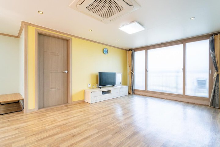 Room 16 of 59