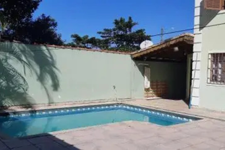 Pool 12 of 18