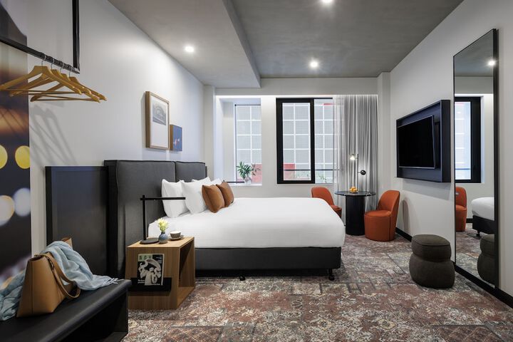 Room 16 of 53
