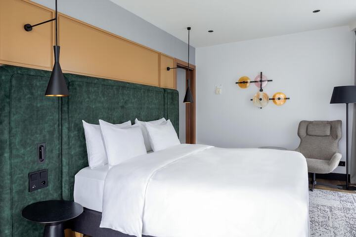 Room 58 of 228