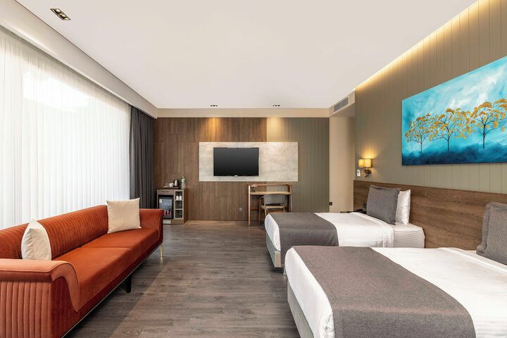Room 5 of 63