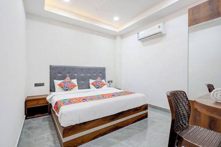 Room 15 of 30