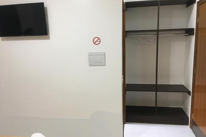 Room 17 of 59