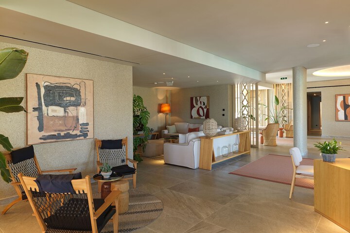 Hotel Interior 7 of 154