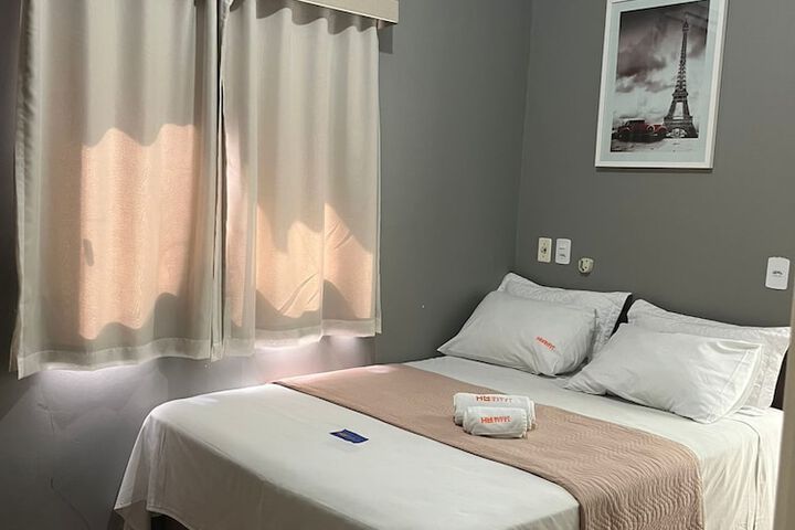 Room 9 of 18