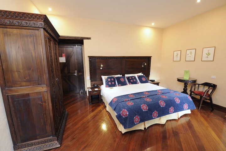 Room 6 of 63