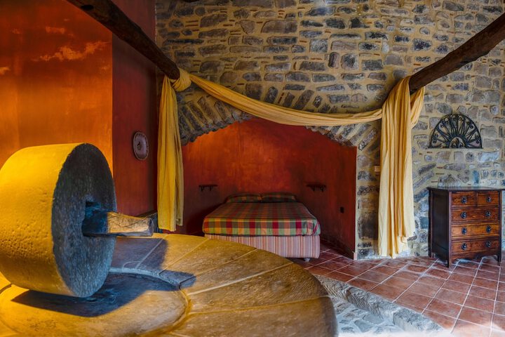 Room 23 of 33