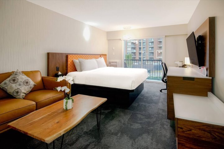 Room 30 of 120