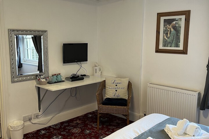 Room 19 of 37