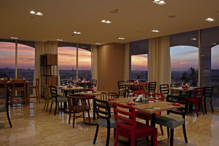 Dining 132 of 195