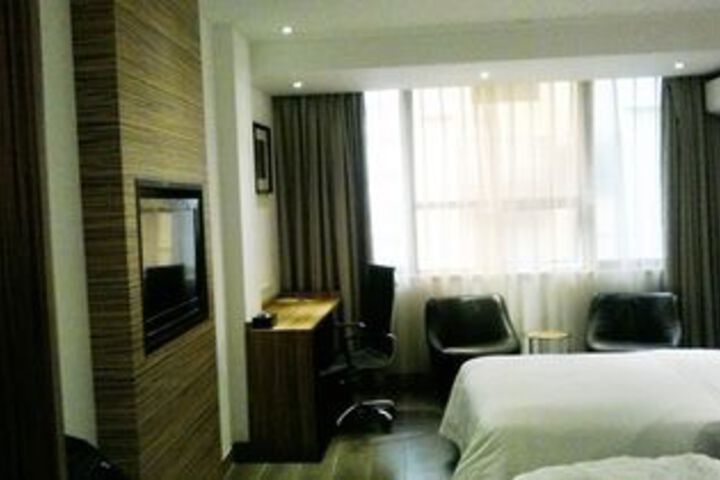 Room 33 of 69