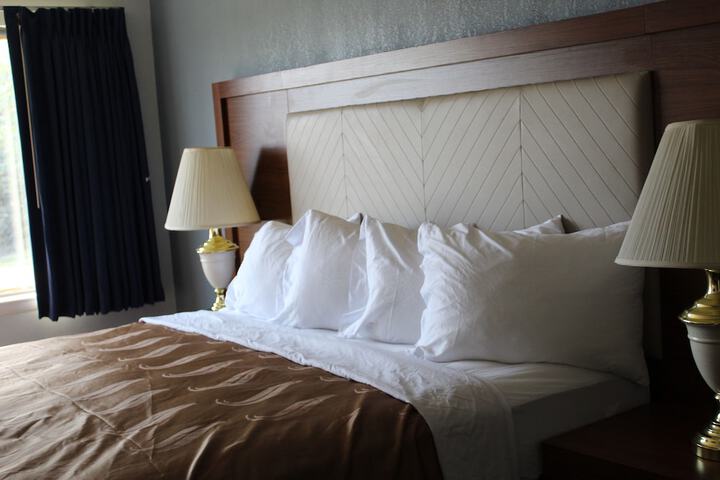 1 King Bed (26 of 42)