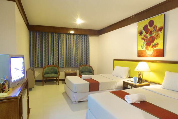 Room 10 of 34