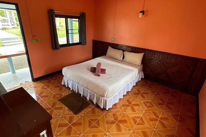 Room 3 of 8