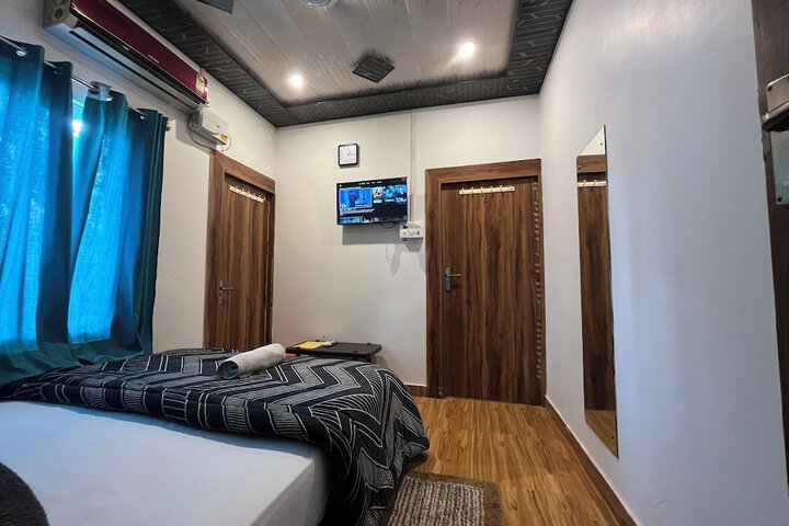 Room 21 of 37
