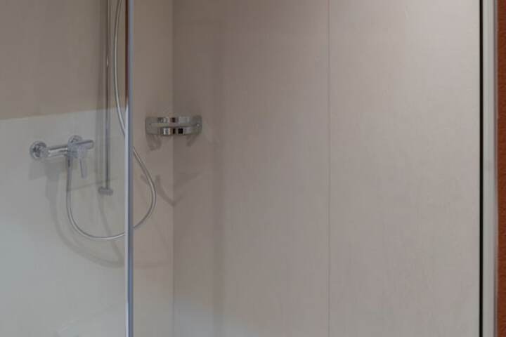 Room 83 of 125