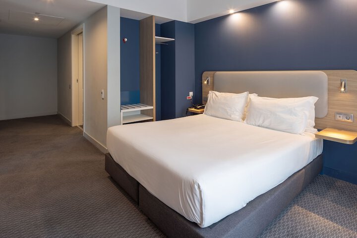 Room 21 of 83