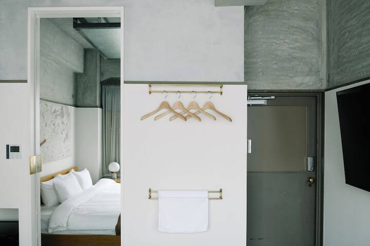 Room 21 of 35