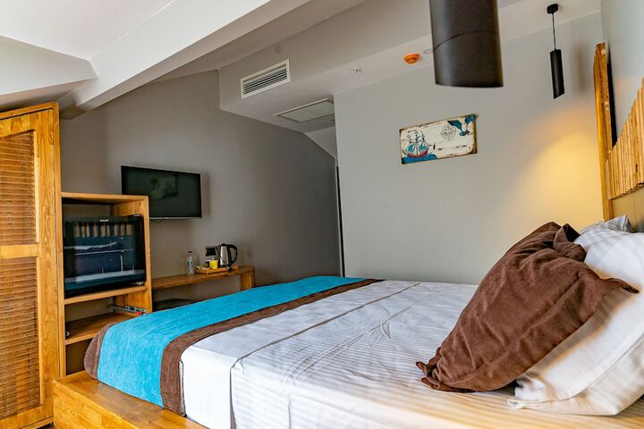 Room 15 of 89