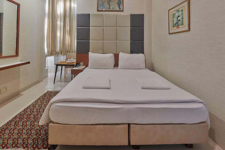 Room 15 of 31