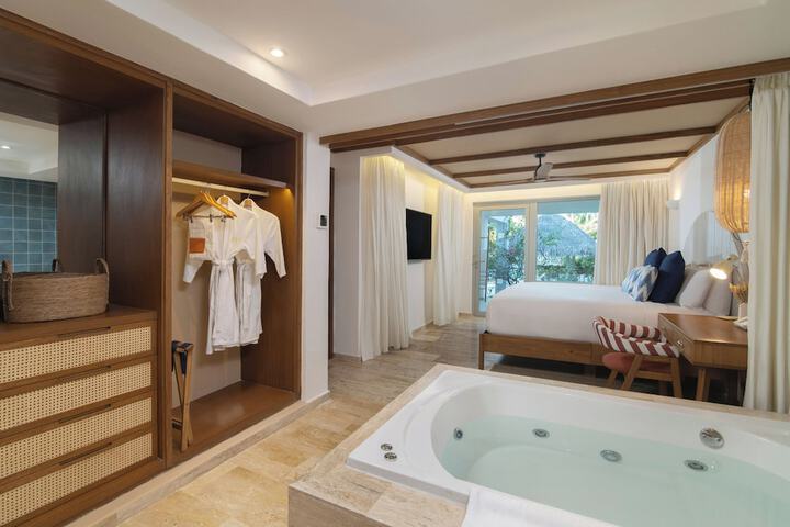 Room 40 of 167