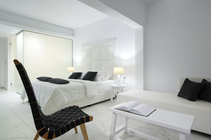 Room 9 of 165