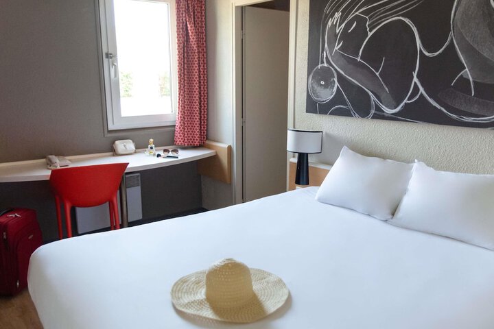 Room 20 of 157