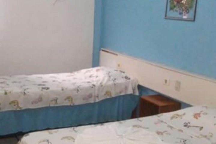 Room 6 of 17