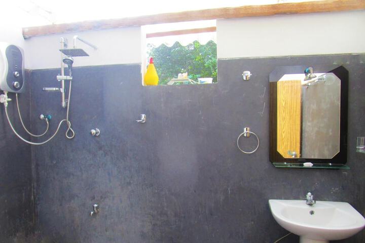 Room 16 of 39