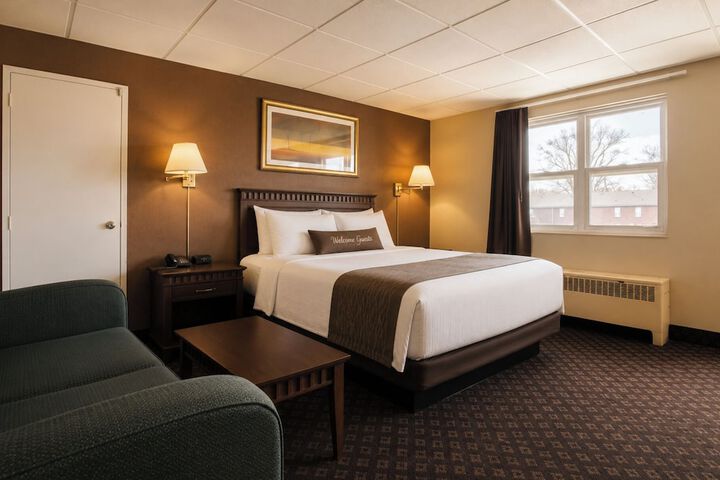 Room 5 of 17