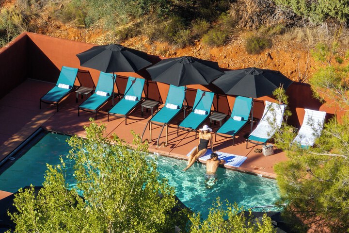 Hotel Pool