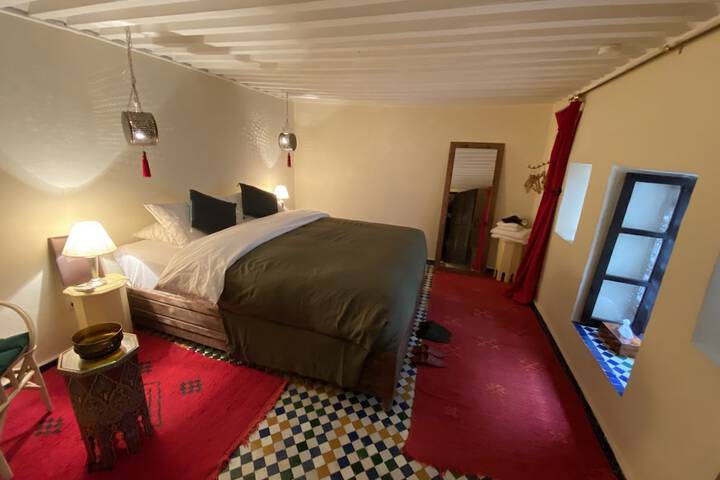 Room 11 of 105