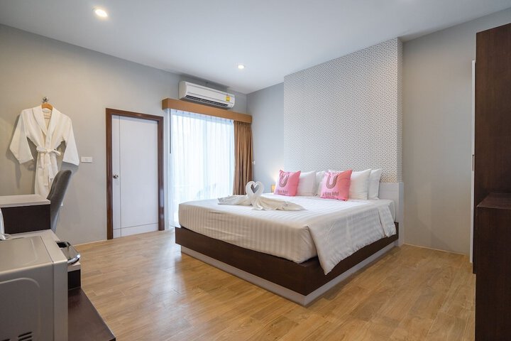 Room 10 of 37