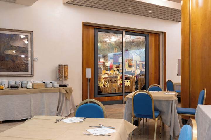 Dining 59 of 76