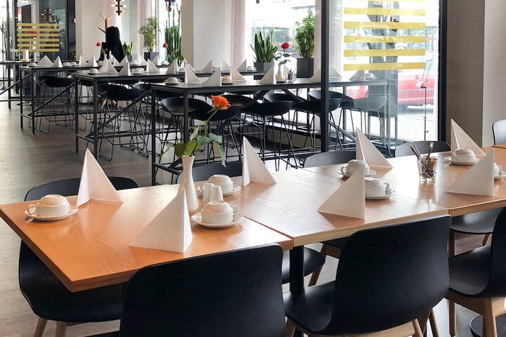 Dining 44 of 64