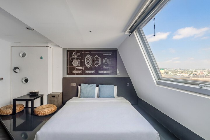 Room 65 of 122