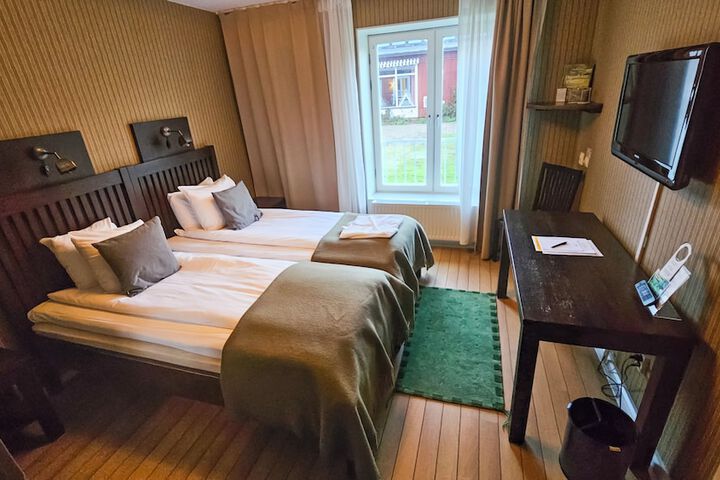 Room 46 of 75