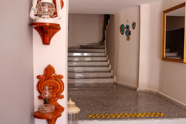 Ballroom/Hall 22 of 33