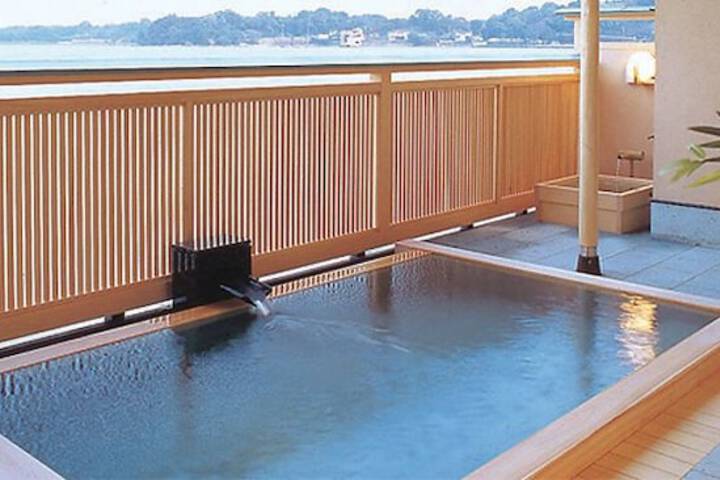 Hotel Pool