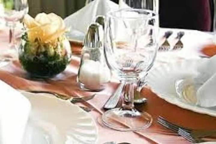 Dining 24 of 36