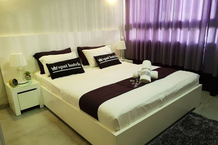 Room 48 of 68