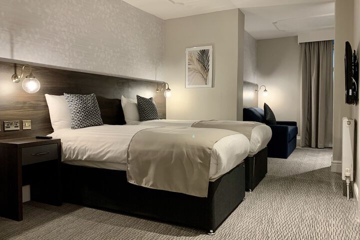 Room 14 of 105