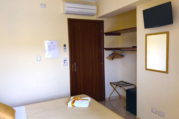 Room 9 of 58