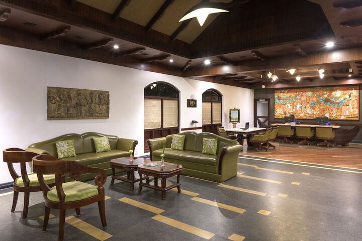 Entrance & Lobby