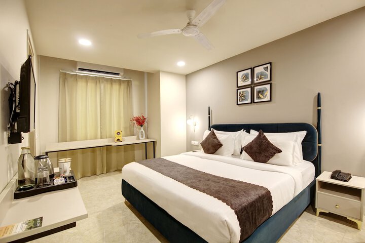 Room 28 of 61