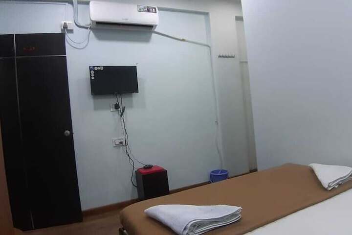 Room 18 of 32